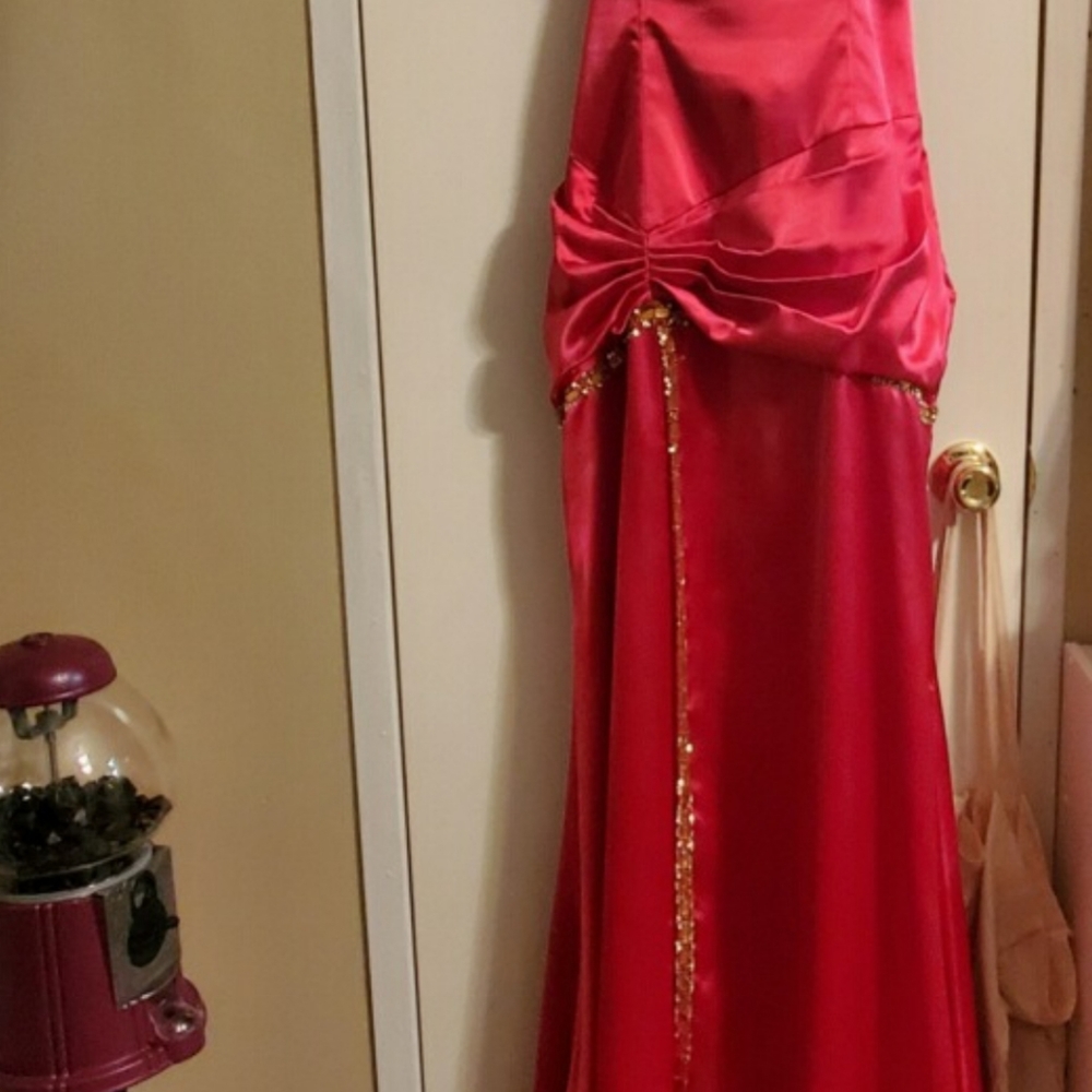 Gown - Picture 2 of 2